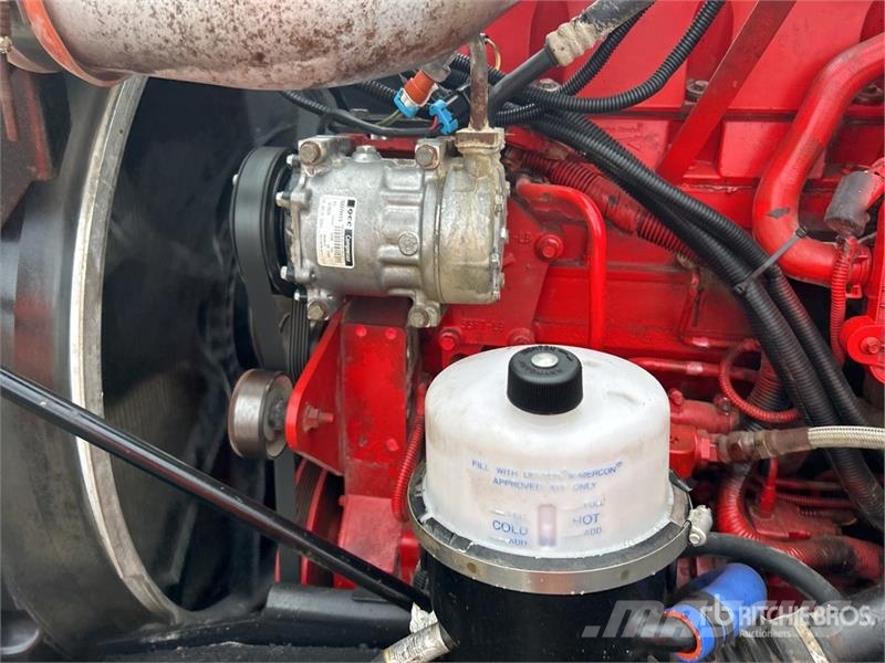 Peterbilt 384 Water bowser
