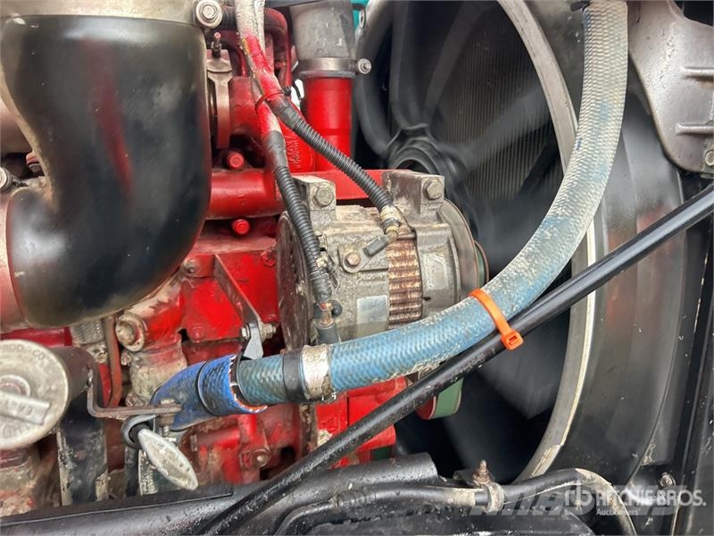 Peterbilt 384 Water bowser
