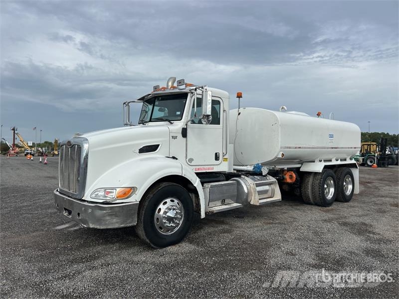 Peterbilt 384 Water bowser