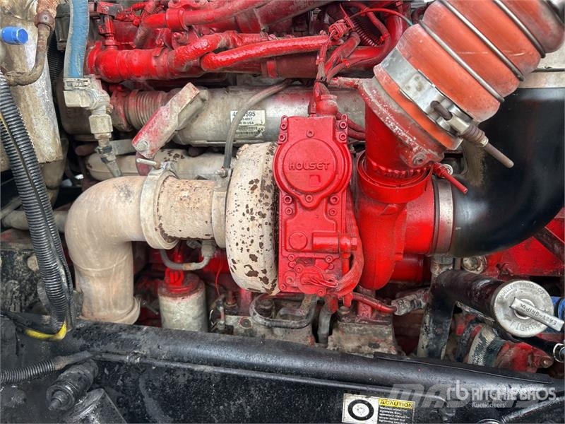 Peterbilt 384 Water bowser
