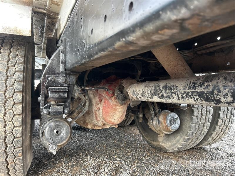 Peterbilt 384 Water bowser