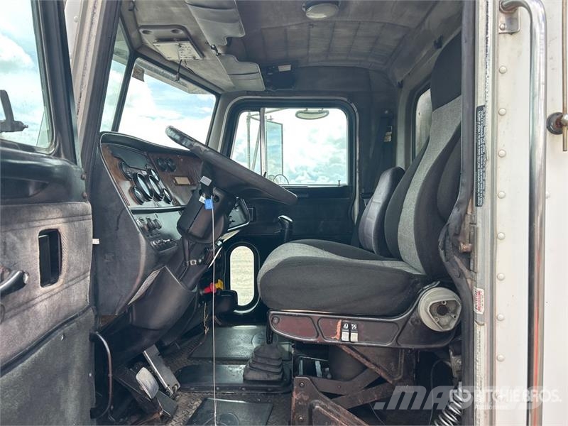 Peterbilt 385 صهاريج مياه