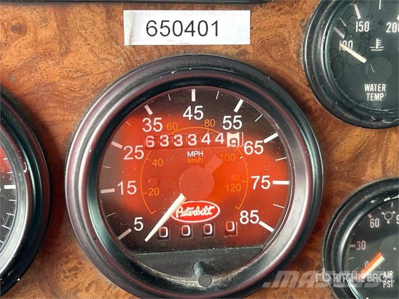 Peterbilt 385 صهاريج مياه