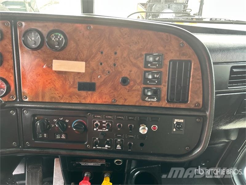 Peterbilt 385 Поливочные машины