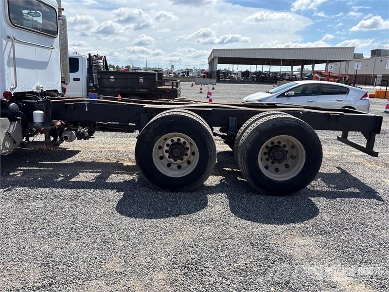 Peterbilt 385 6x4 Cab and Chassis Kabine in notranjost