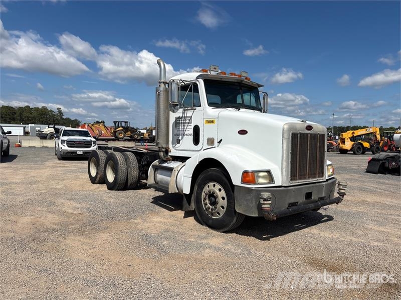 Peterbilt 385 6x4 Cab and Chassis Kabine in notranjost