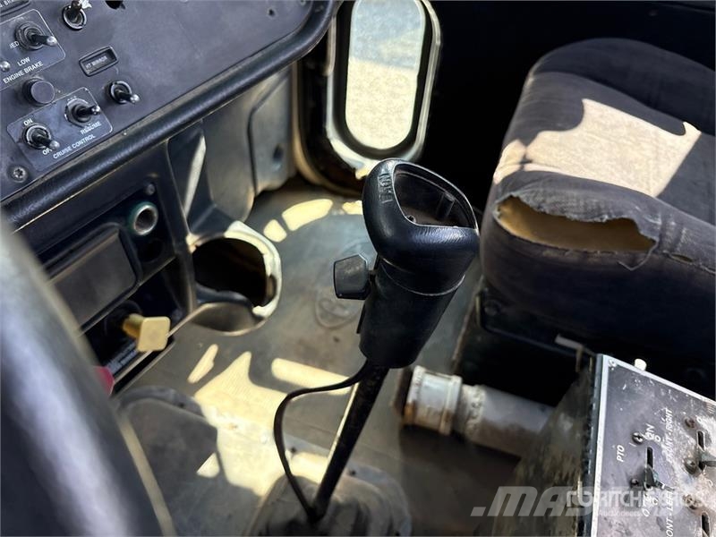Peterbilt 385 6x4 Cab and Chassis Kabine in notranjost