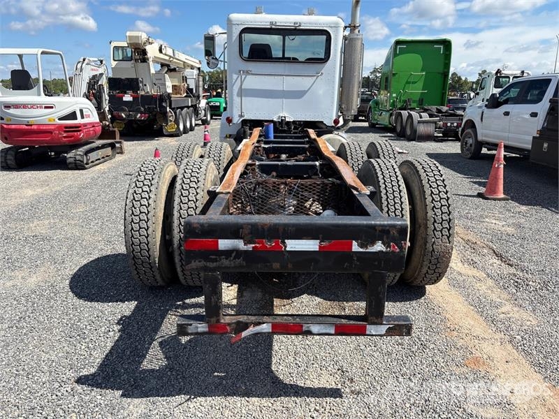 Peterbilt 385 6x4 Cab and Chassis Kabine in notranjost