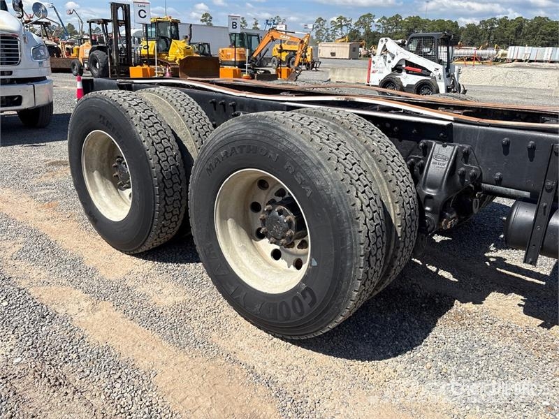 Peterbilt 385 6x4 Cab and Chassis Kabine in notranjost
