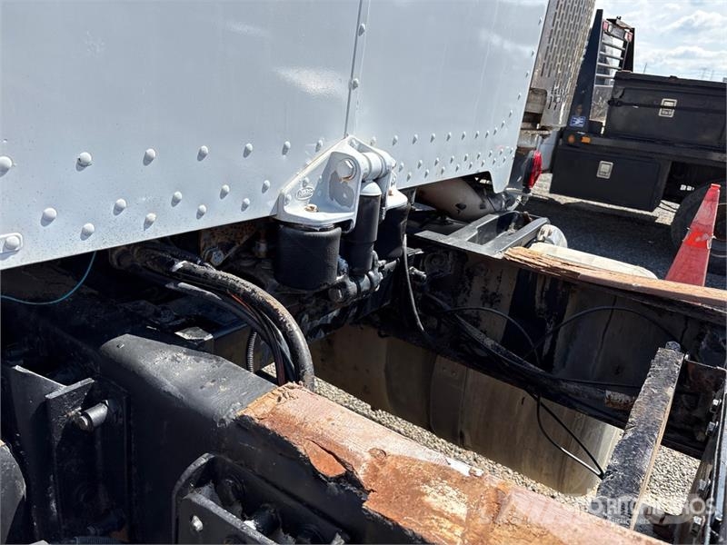 Peterbilt 385 6x4 Cab and Chassis Kabine in notranjost