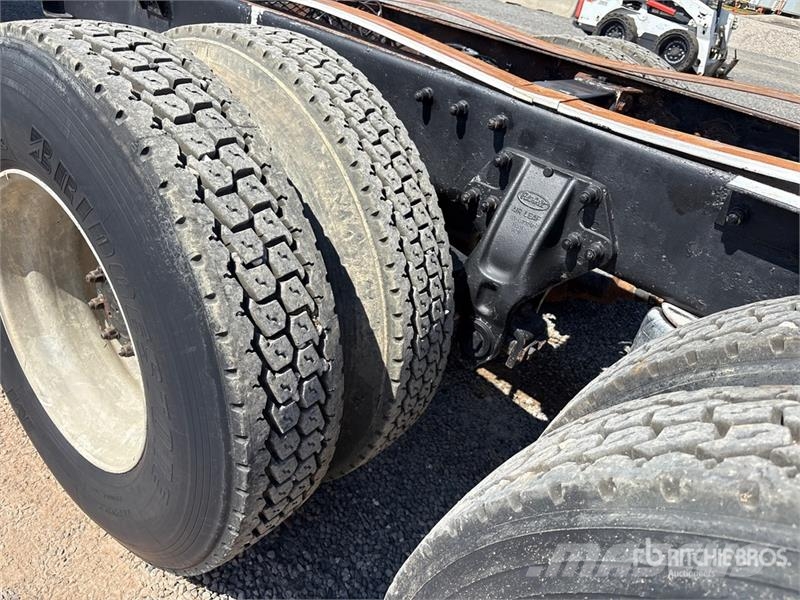 Peterbilt 385 6x4 Cab and Chassis Kabine in notranjost
