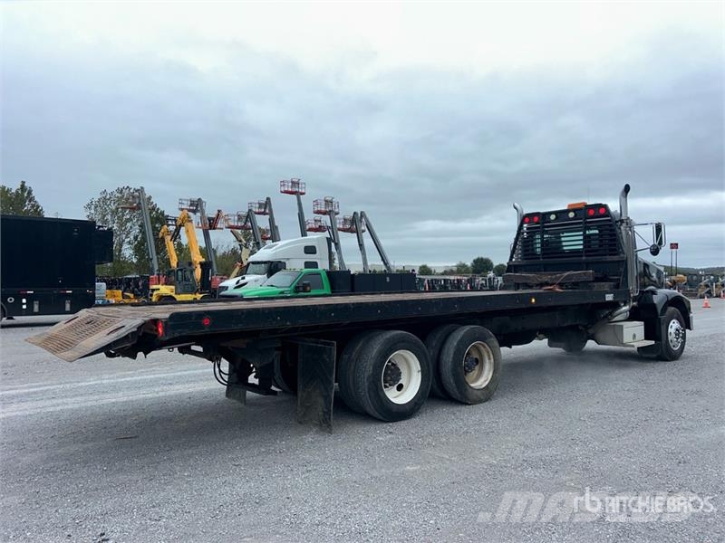 Peterbilt 385 6x4 Rollback Truck レッカー車