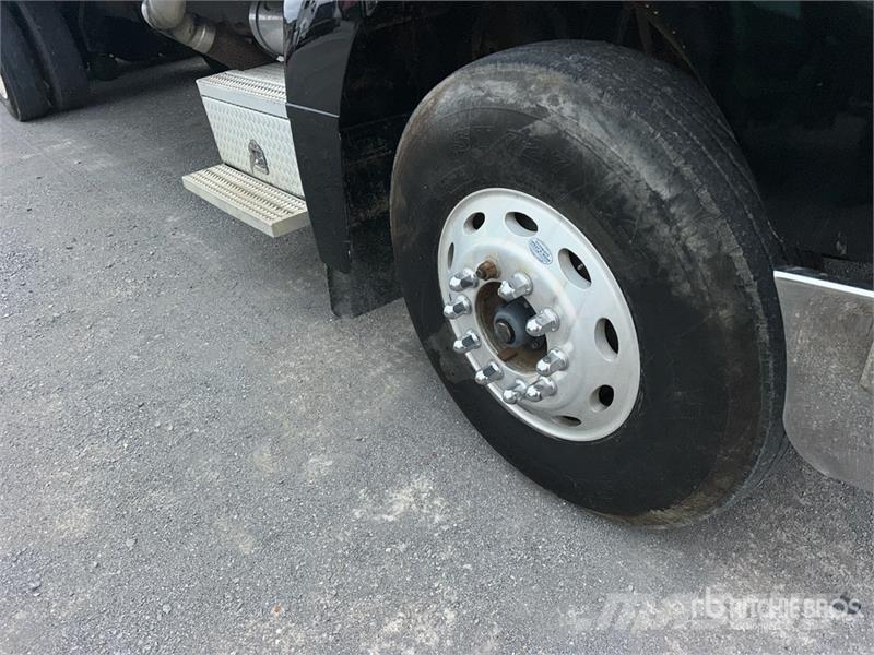 Peterbilt 385 6x4 Rollback Truck レッカー車
