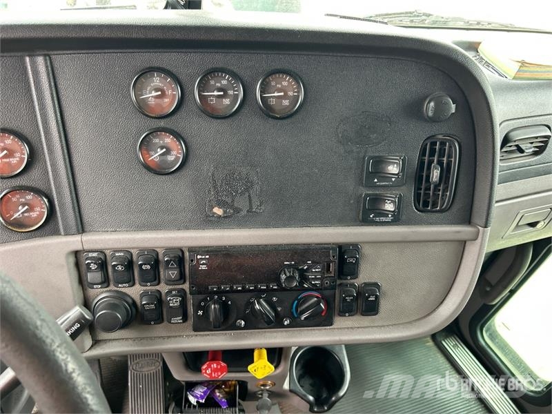Peterbilt 386 Trekkers