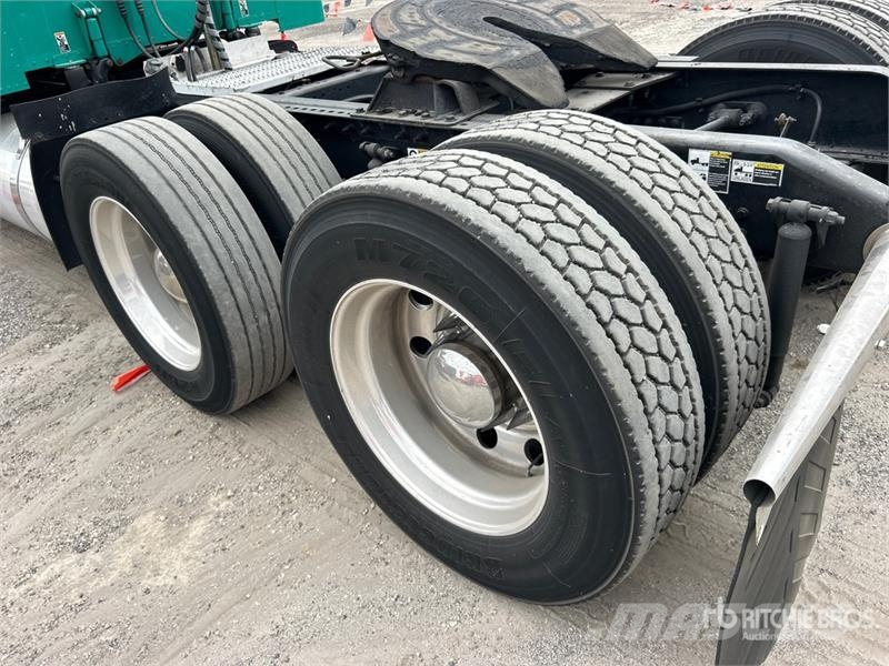 Peterbilt 386 Trekkers