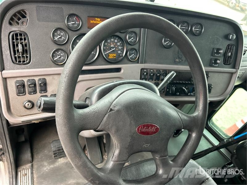 Peterbilt 386 Trekkers