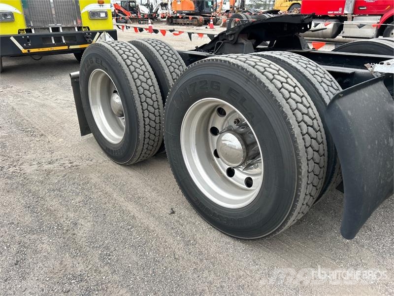 Peterbilt 386 Trekkers