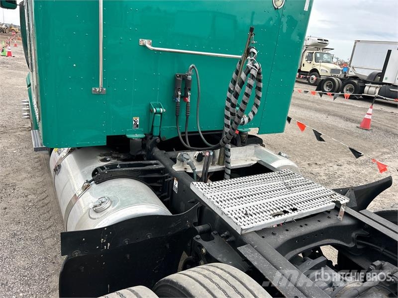 Peterbilt 386 Trekkers