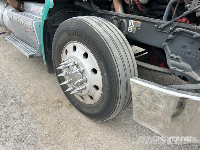 Peterbilt 386 Trekkers