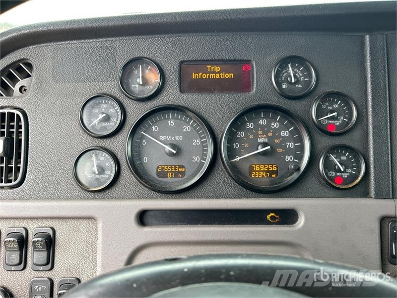 Peterbilt 386 Trekkers