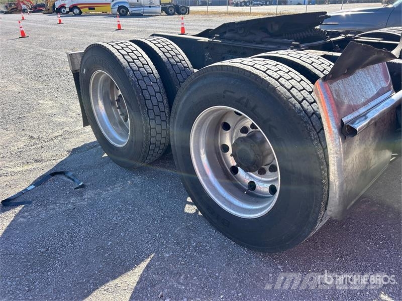 Peterbilt 387 中古トラクターヘッド | トレーラーヘッド