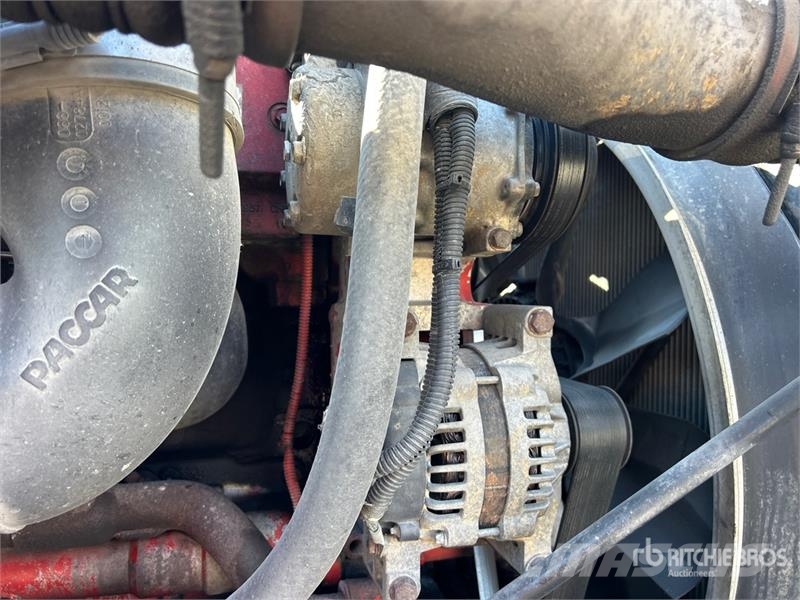 Peterbilt 387 中古トラクターヘッド | トレーラーヘッド