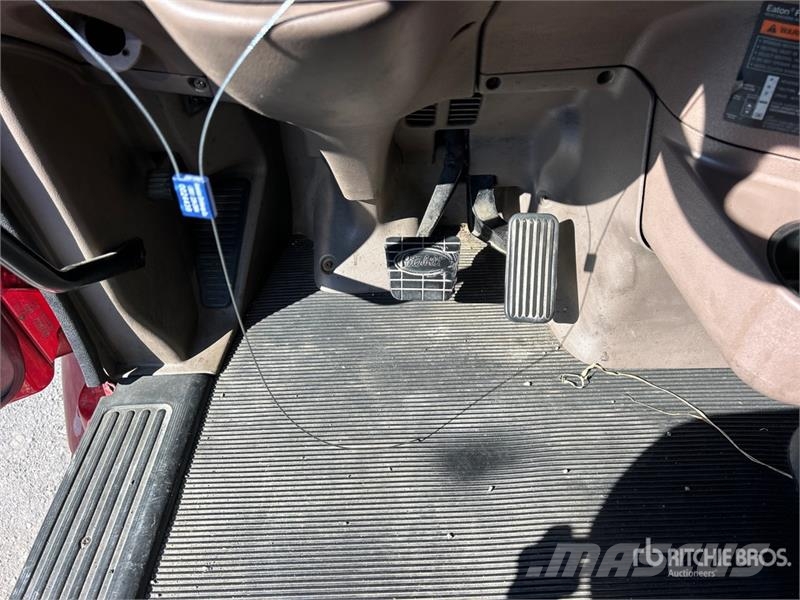 Peterbilt 387 中古トラクターヘッド | トレーラーヘッド
