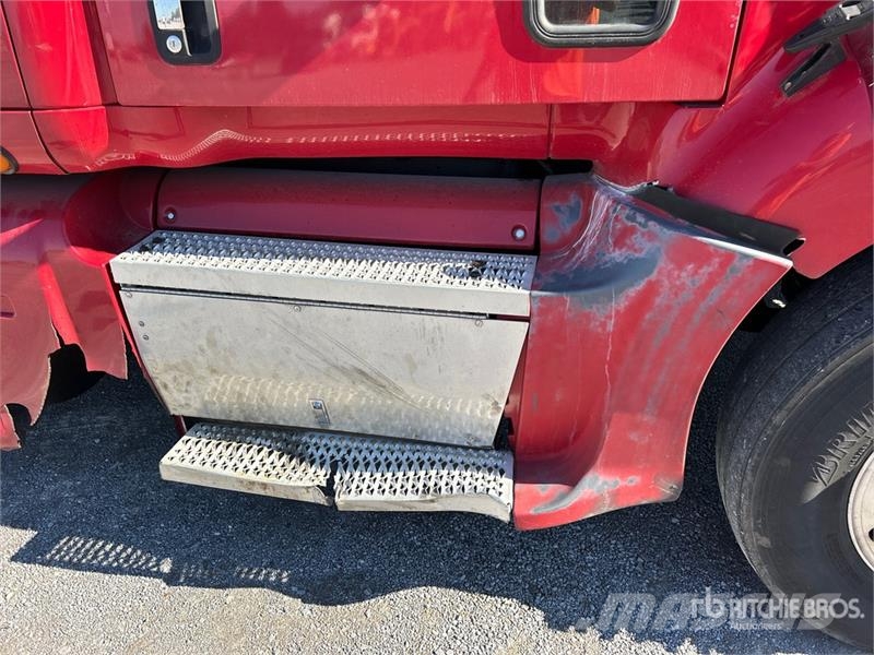 Peterbilt 387 中古トラクターヘッド | トレーラーヘッド