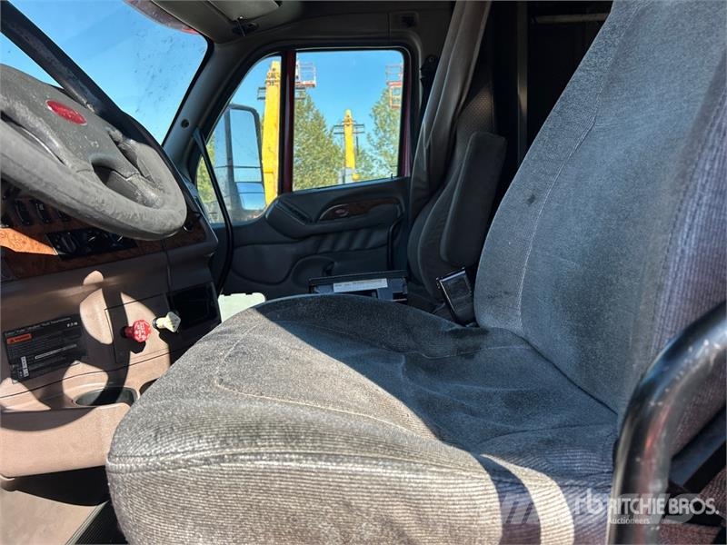 Peterbilt 387 中古トラクターヘッド | トレーラーヘッド