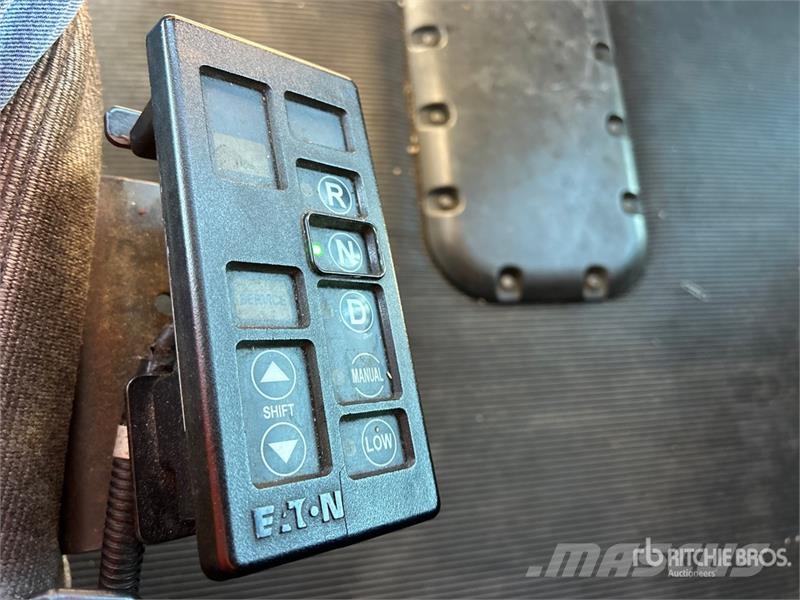 Peterbilt 387 中古トラクターヘッド | トレーラーヘッド