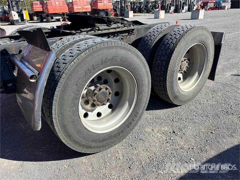 Peterbilt 387 中古トラクターヘッド | トレーラーヘッド