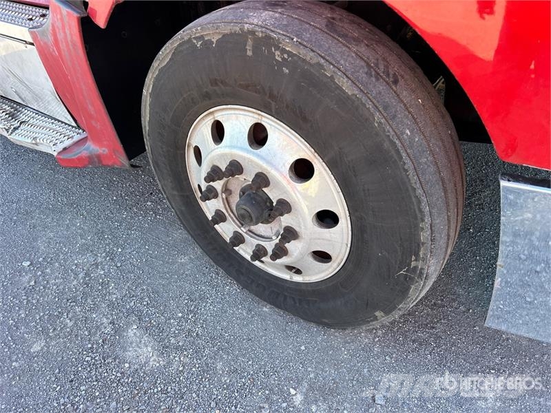 Peterbilt 387 中古トラクターヘッド | トレーラーヘッド