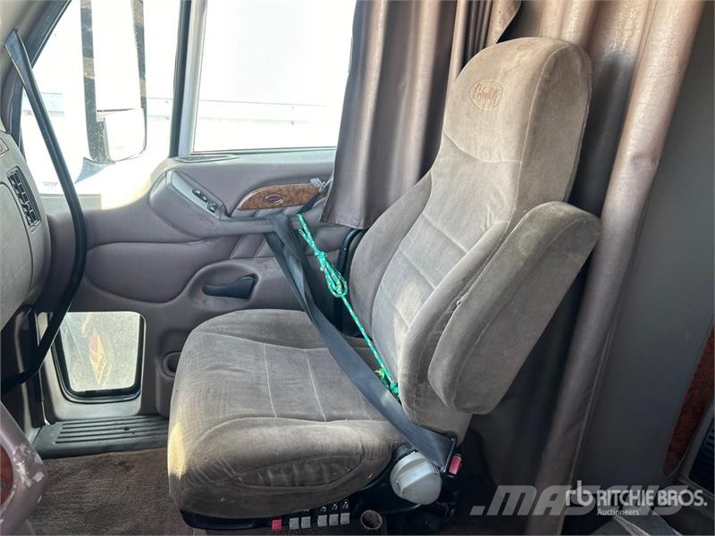 Peterbilt 387 8x4 Tri/A Sleeper Truck Tractor Sattelzugmaschinen