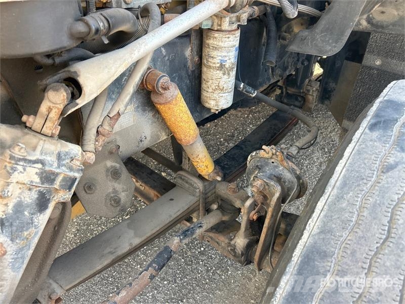 Peterbilt 387 8x4 Tri/A Sleeper Truck Tractor Sattelzugmaschinen