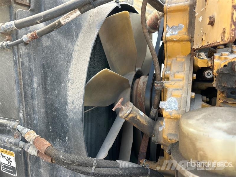 Peterbilt 387 8x4 Tri/A Sleeper Truck Tractor Sattelzugmaschinen