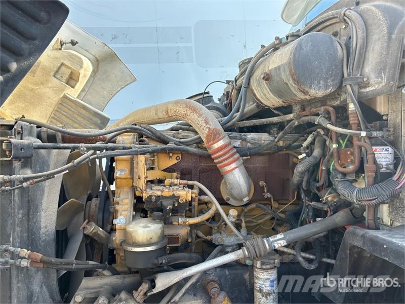Peterbilt 387 8x4 Tri/A Sleeper Truck Tractor Sattelzugmaschinen
