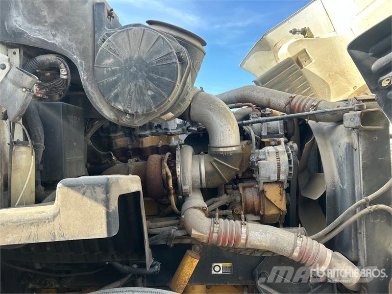 Peterbilt 387 8x4 Tri/A Sleeper Truck Tractor Sattelzugmaschinen