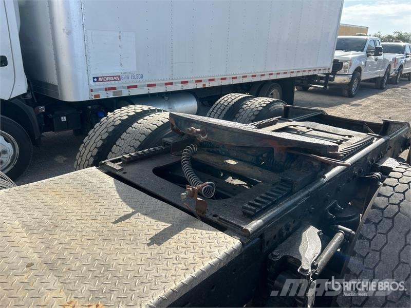 Peterbilt 387 8x4 Tri/A Sleeper Truck Tractor Sattelzugmaschinen