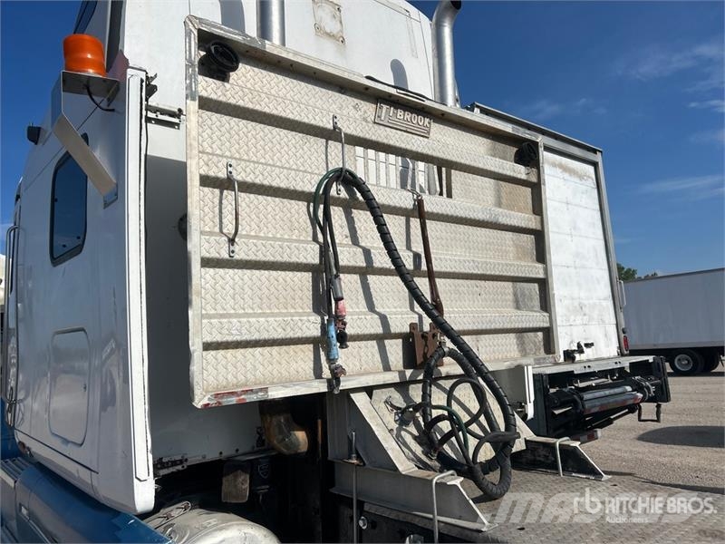 Peterbilt 387 8x4 Tri/A Sleeper Truck Tractor Sattelzugmaschinen