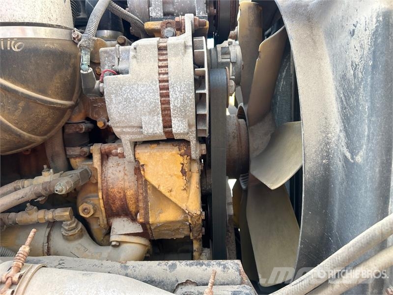 Peterbilt 387 8x4 Tri/A Sleeper Truck Tractor Sattelzugmaschinen
