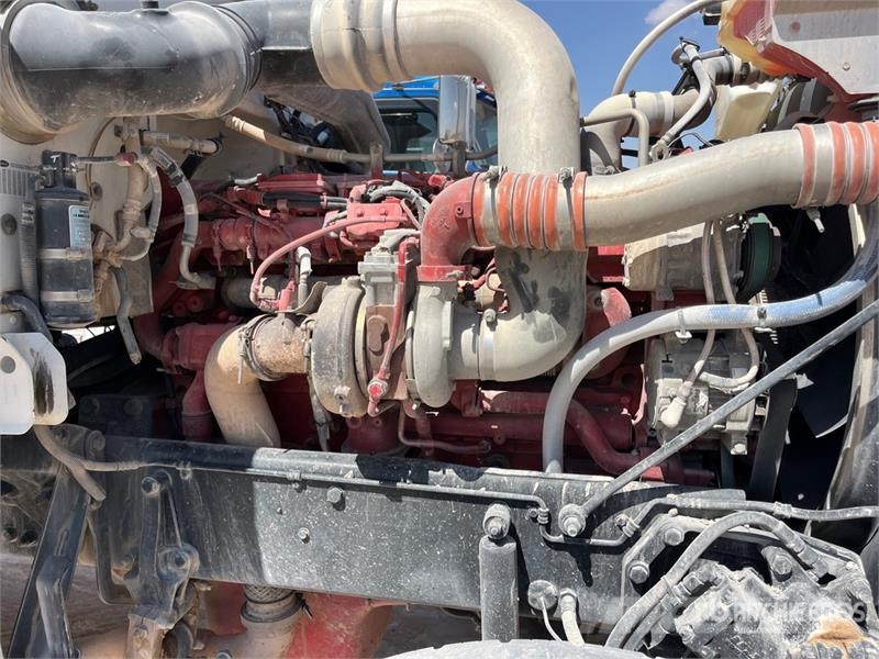Peterbilt 388 وحدات الجر