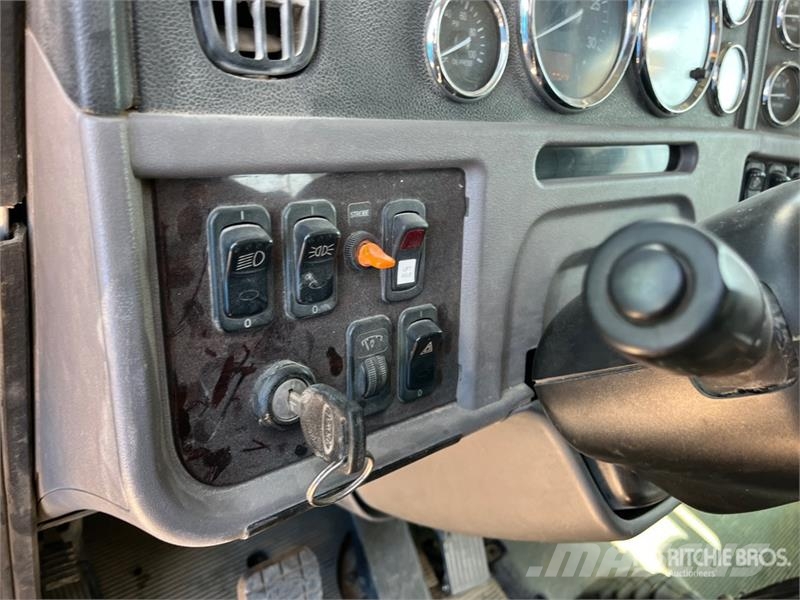 Peterbilt 388 وحدات الجر