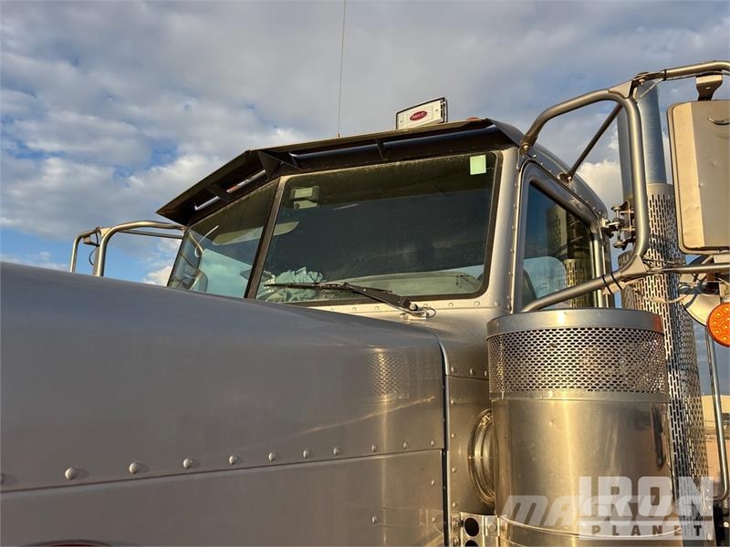 Peterbilt 388 Vlačilci