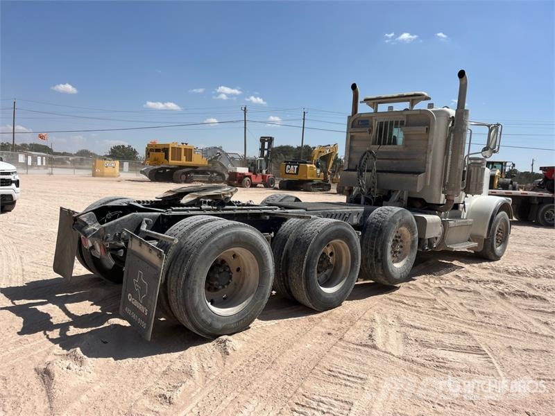 Peterbilt 388 وحدات الجر
