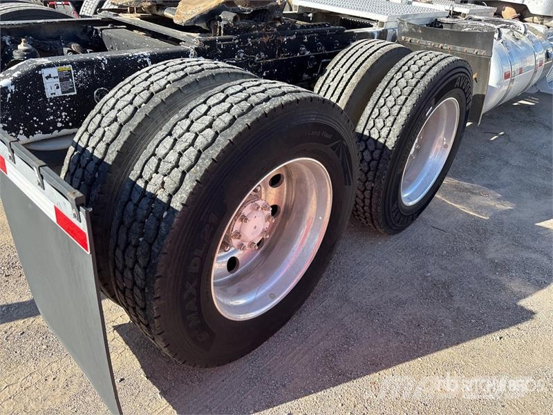 Peterbilt 388 Vlačilci