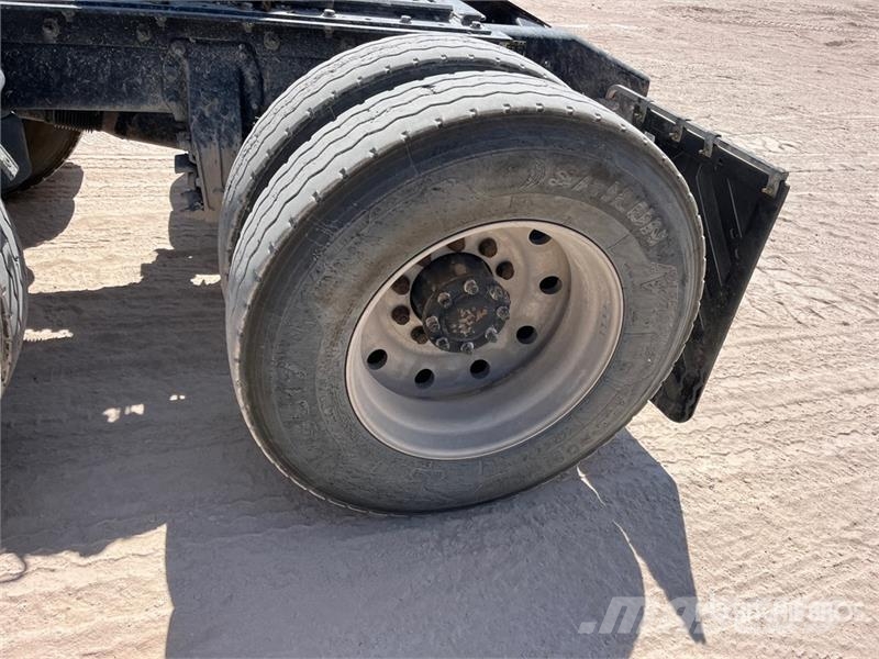 Peterbilt 388 وحدات الجر