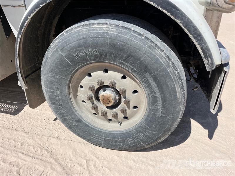Peterbilt 388 وحدات الجر