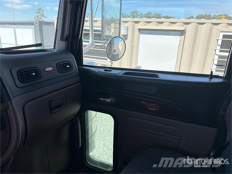 Peterbilt 388 Trekkers