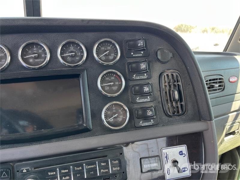Peterbilt 388 وحدات الجر