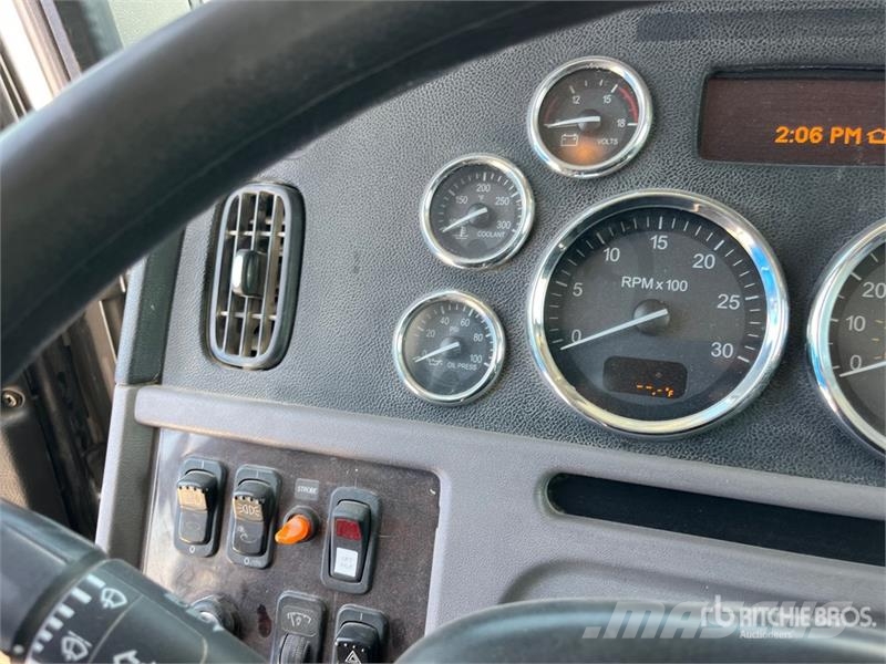 Peterbilt 388 وحدات الجر
